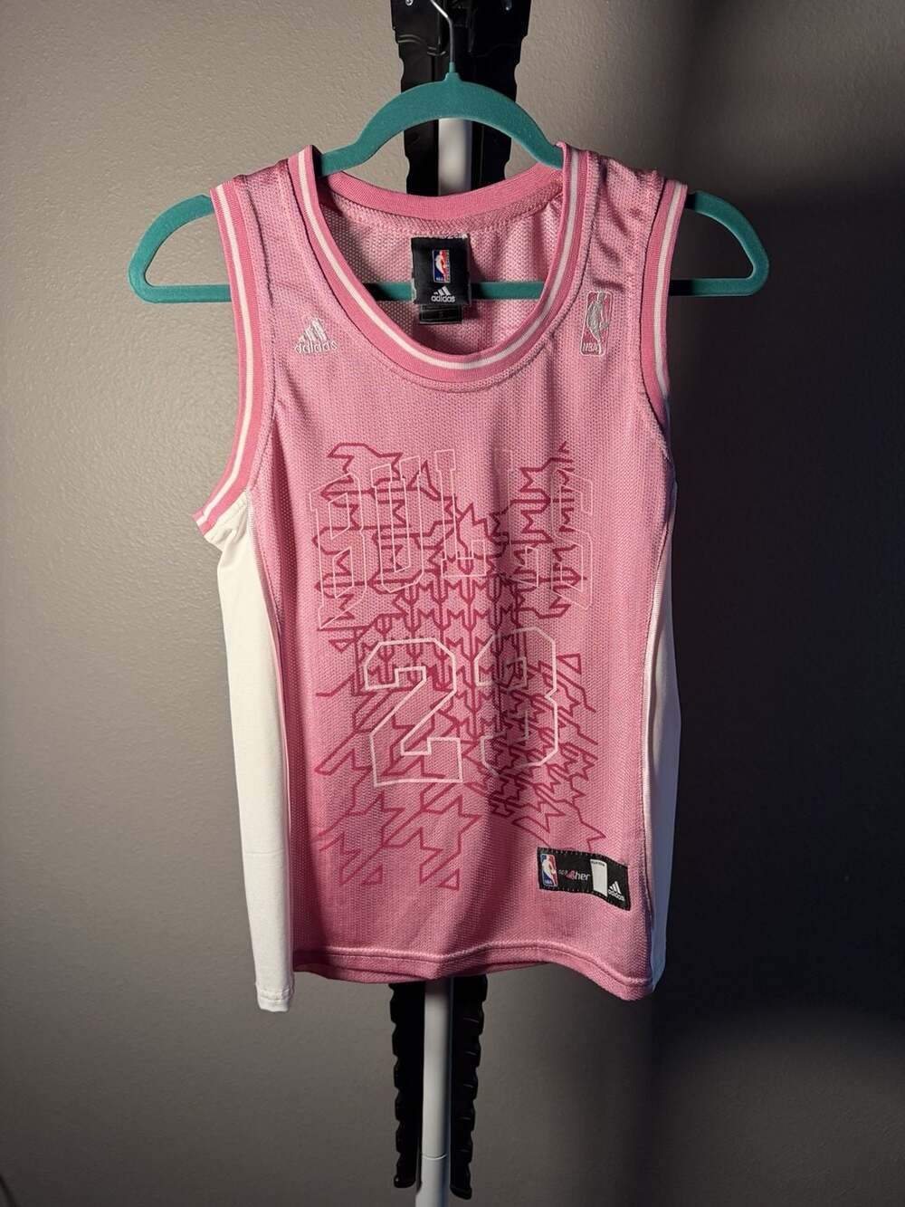 Adidas NBA 4 Her Chicago Bulls Jordan 23 Jersey Size S Pink